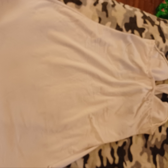 Halter top - Picture 2 of 5